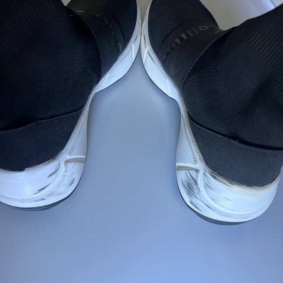 Black with high soles. Sock style runner - Picture 4 of 4